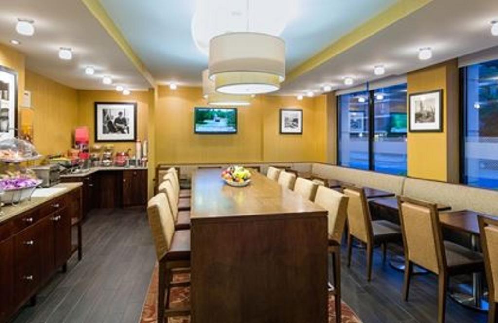 Hampton Inn Seaport Financial District New York Exterior foto