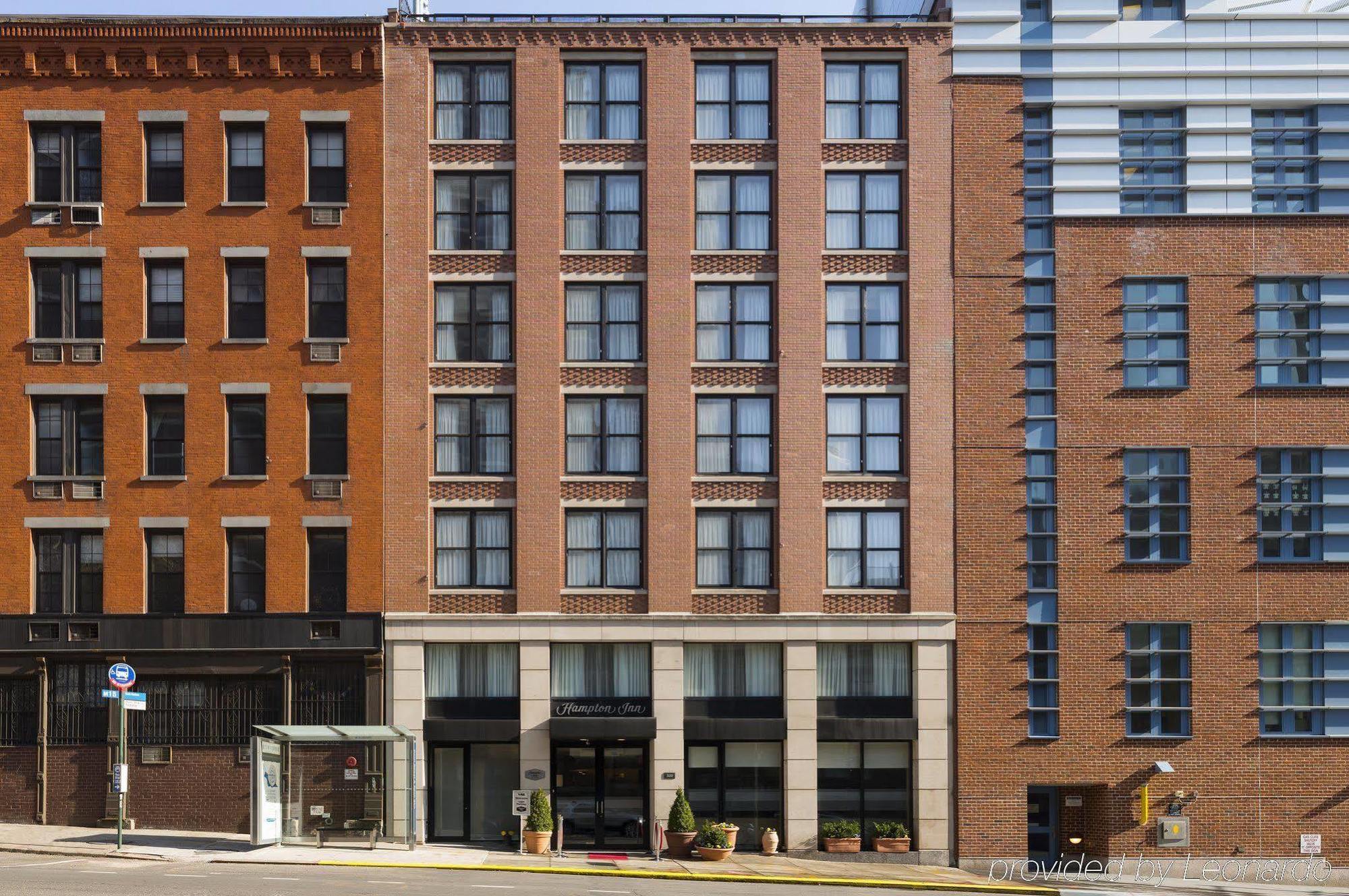 Hampton Inn Seaport Financial District New York Exterior foto